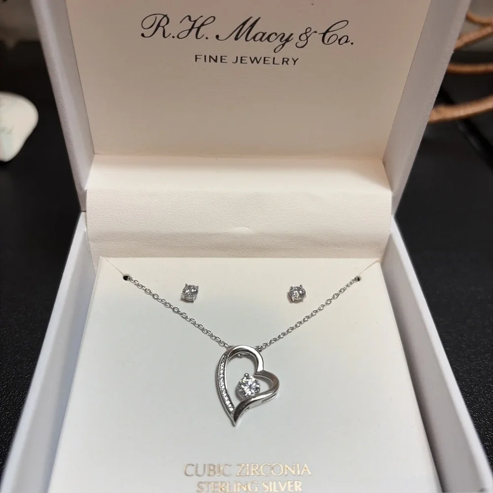 R.H. Macys &‎ Co. Fine Jew Gift Heart Necklace & Earring Cubic Zirconia & 925 SS